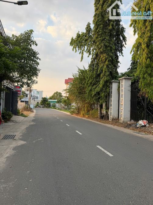 Mặt tiền Dx043 Phú Mỹ, dt 10x24(132tc) giá 6tỷ - 1