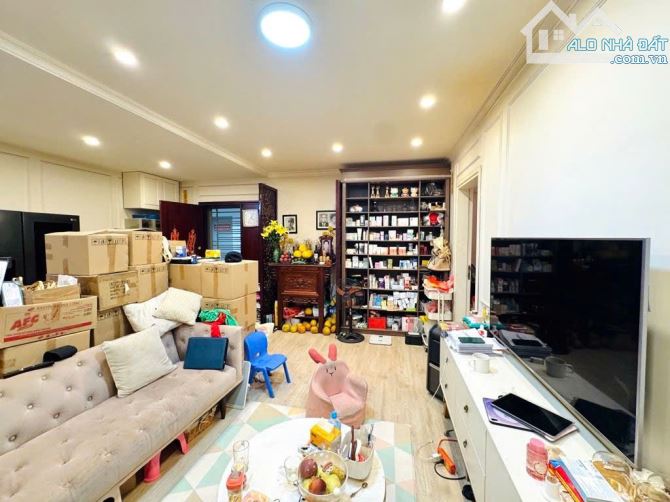 Bán Căn hộ Chung Cư 25 Lạc Trung, Lô góc - 120m2 x 3 ngủ - Nội thất đẹp - Giá hơn 8 tỷ - 1