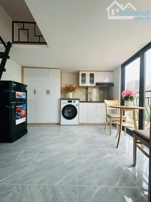 BÁN NHÀ NGUYỄN KHANG TOÀ CHDV DT54m*7T THANG MÁY NGÕ NÔNG GẦN PHỐ. 14.6TỶ