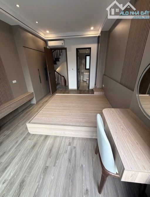 Full nội thất,gần oto,5 tầng- Tân Mai-35m- Hơn 7 tỷ