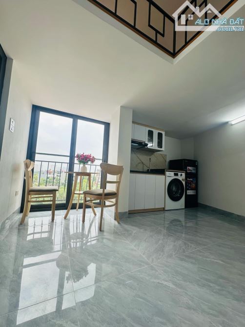 BÁN NHÀ NGUYỄN KHANG TOÀ CHDV DT54m*7T THANG MÁY NGÕ NÔNG GẦN PHỐ. 14.6TỶ