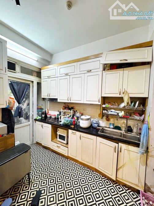 Bán Căn hộ Chung Cư 25 Lạc Trung, Lô góc - 120m2 x 3 ngủ - Nội thất đẹp - Giá hơn 8 tỷ - 3