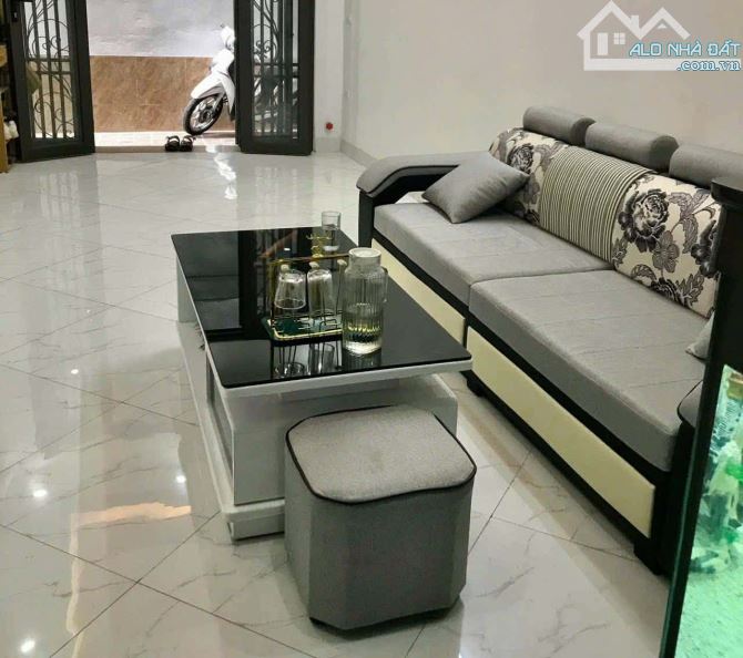 5 tầng rộng full nội thất đẹp, ngõ rộng thoáng, đường Hoàng Mai gần KĐT Đền Lừ