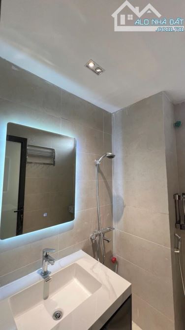 Nhà Lê Trọng Tấn – 38m² – 8 tầng thang máy – Ô tô sát nhà – Dòng tiền 30tr/th – 14,2 tỷ