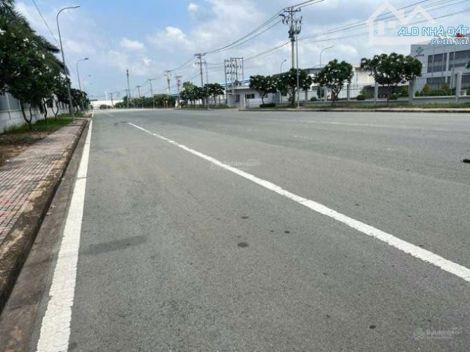 Chuyển nhượng 30.000m2 đất. Có nhà xưởng trong KCN Long Thành Đồng Nai. Giá chỉ 175 usd/m2 - 7