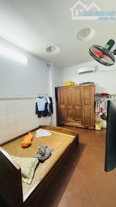 84. Nhà HXH đường Gò Dầu ngang 4,8 x 20 (96m2) 4 tầng giá chỉ 11 tỷ thương lượng - 11