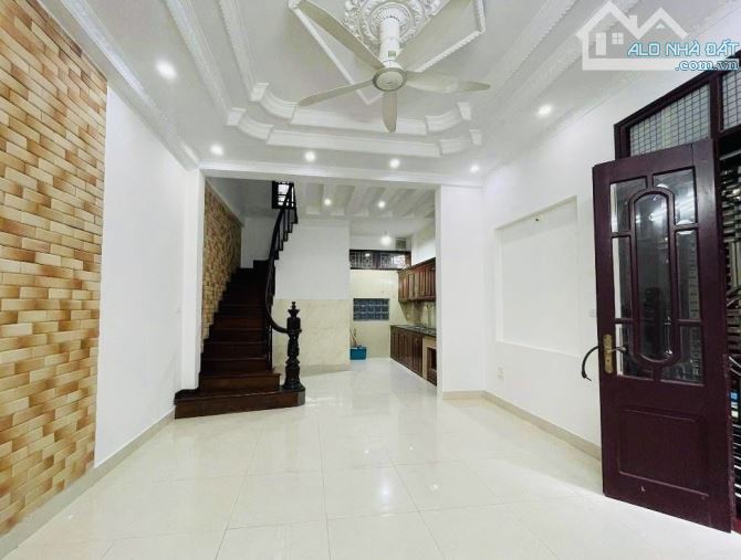 BÁN NHÀ HOÀNG HOA THÁM - TÂY HỒ - 39m - 8 Tỷ Hơn