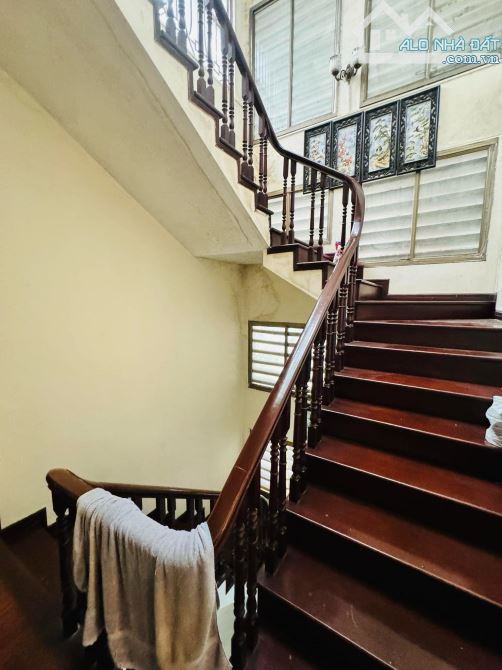 Hạ chào 2 tỉ! Bán nhà mặt phố Hàng Lược, 84m2, 5 tầng, mặt tiền 4.5m, 60.5 tỷ, KD đỉnh