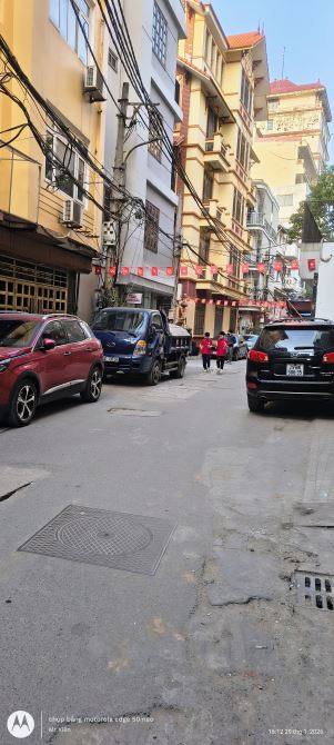 Bán nhà phố Võng Thị 65m giá 14,7 tỷ.