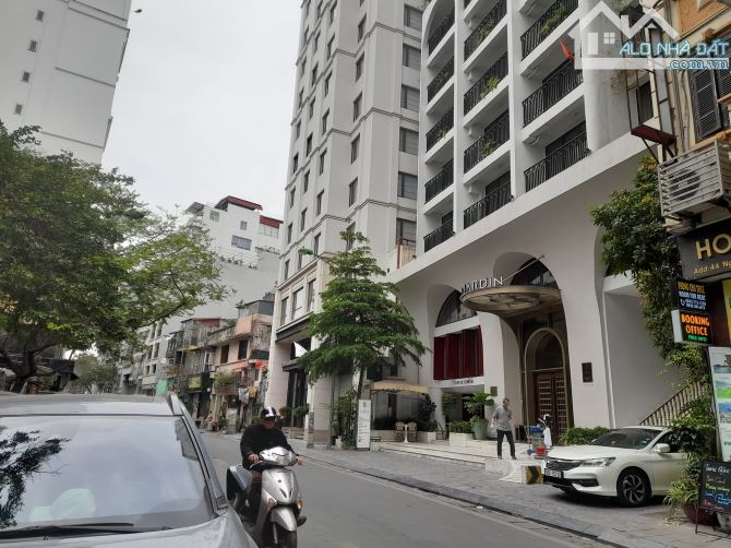 Bán toà khách sạn mặt phố Nguyễn Trường Tộ, DT: 190m2 x 16 Tầng, Mặt tiền: 8m, Giá 170 Tỷ