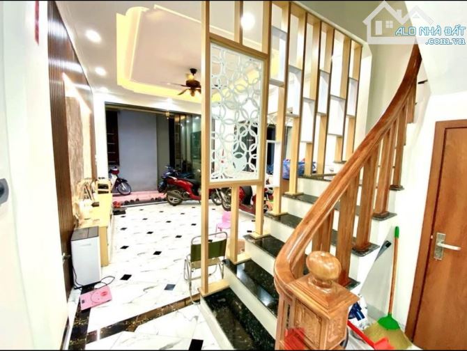 50M RA Ô TÔ - PHỐ PHÁO ĐÀI LÁNG - 5 TẦNG - 5 PHÒNG NGỦ - THỬA ĐẤT ĐẸP - Ở HAY CHO THUÊ - 2