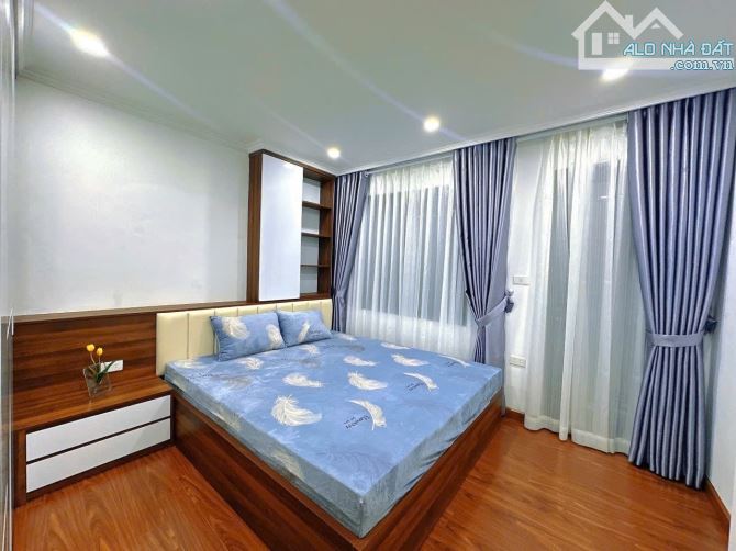 Bán nhà Lo Đúc 30m2 nhà đẹp lô góc trước nhà thoáng sáng ở luôn 6.95 tỷ