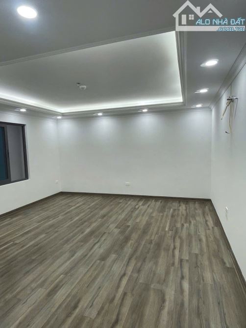 Bán nhà phân lô phố Trung Kính, 80m², 7 tầng thang máy, đường 11m, MT 5,1m, nhỉnh 40 tỷ