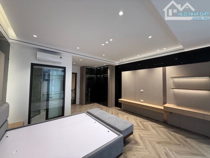 Đội Cấn - Ba Đình - Kinh Doanh - Thông thoáng.