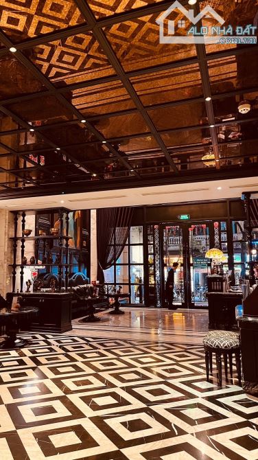 Bán toà khách sạn mặt phố Nguyễn Trường Tộ, DT: 190m2 x 16 Tầng, Mặt tiền: 8m, Giá 170 Tỷ