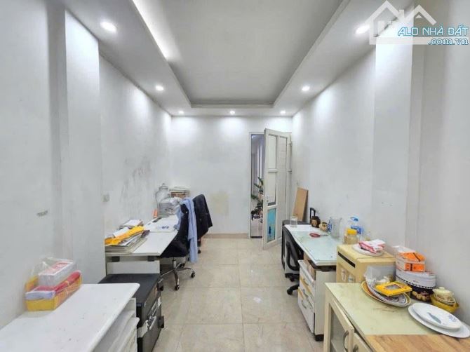 Bán nhà ngã 4 phố Lê Thanh Nghị, Bạch Mai 55m2*5 tầng.