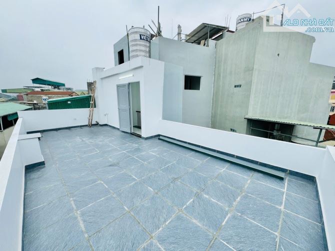 Bán Nhà : Phố Dương Văn Bé - 50m2 - 5Tầng - Thang Máy - 20m ra oto - 9