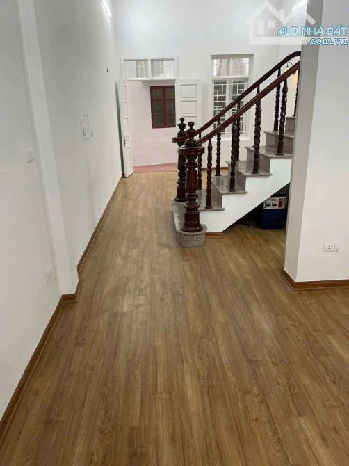 ANH HOÀNG CÓ CĂN NHÀ Ở PHƯỜNG VĨNH HƯNG NAY NÂNG CẤP LÊN NHÀ TO HƠN NÊN BÁN GẤP