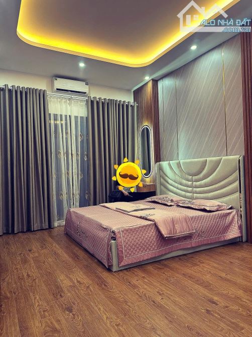 Nhà Phân Lô Lương Ngọc Quyến Thanh Xuân 50m 16Tỷ 5Tầng Mt3.7m Oto Dừng Đỗ Kinh Doanh Đỉnh