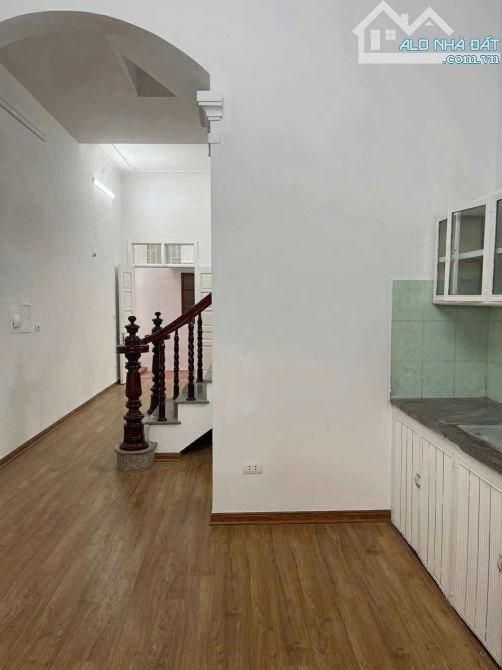 ANH HOÀNG CÓ CĂN NHÀ Ở PHƯỜNG VĨNH HƯNG NAY NÂNG CẤP LÊN NHÀ TO HƠN NÊN BÁN GẤP