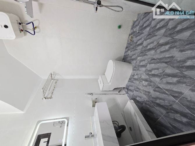 NHỈNH 8 TỶ SỞ HỮU NHÀ ĐẸP PHỐ QUAN NHÂN - 31M2 - MẶT TIỀN KHỦNG - NGÕ NÔNG - Ô TÔ ĐỖ GẦN