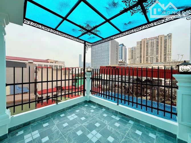 Giảm 1 tỷ Nhà mới ngõ Ô Tô ,Thang Máy fun nội thất ở luôn tại Đống Đa gần Cầu Giấy .