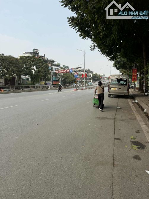 ANH HOÀNG CÓ CĂN NHÀ Ở PHƯỜNG VĨNH HƯNG NAY NÂNG CẤP LÊN NHÀ TO HƠN NÊN BÁN GẤP