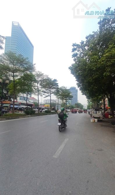 BÁN NHÀ 6 TẦNG PHỐ VIP CẦU GIẤY ĐẦU PHỐ TRUNG KÍNH-KINH DOANH ĐỈNH – 31.4 TỶ