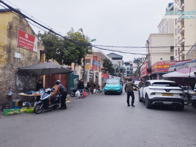 Bán nhà phố Trích Sài – Lạc Long Quân, ngõ ô tô tránh, gần Hồ Tây 51m2 MT 5,1m nhỉnh 15 tỷ