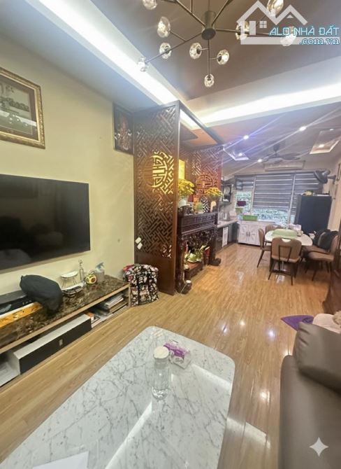 Bán Nhà Gara Ô Tô Trong Nhà Phố Trần Khát Chân - Hai Bà Trưng 41m * 5 Tầng * 18.4 Tỷ