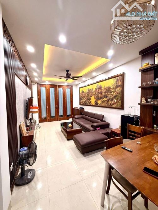 Bán nhà Bạch Mai, Tạ Quang Bửu ô tô gần cho thuê ở đều sướng 47m 8 tỷ. LHCC