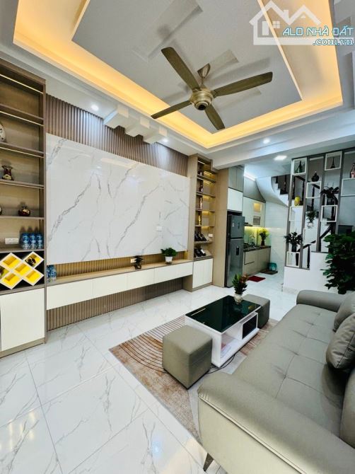 Bán nhà Tam Trinh 35m2 x 5T gần ô tô - Full nội thất đón Tết - Tiềm năng hạ tầng 2026