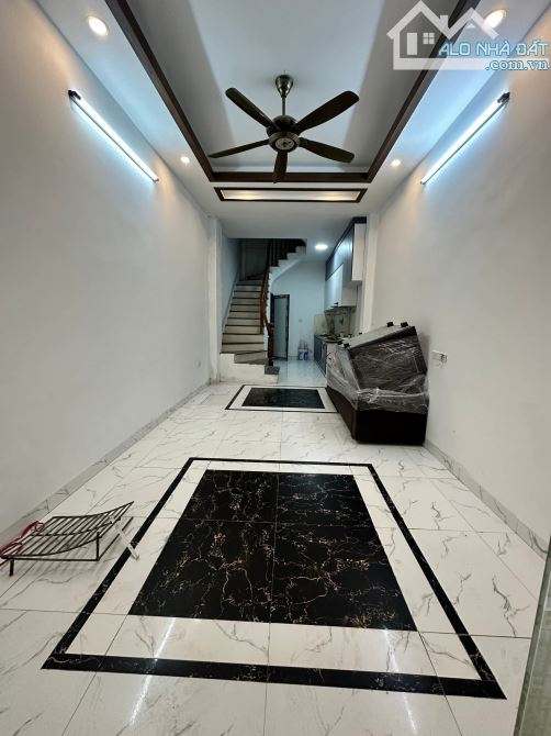 Bán Nhà Ô Tô Đỗ Cổng Phố Nam Dư - Quận Hoàng Mau 30m * 5 Tầng * 7.5 tỷ