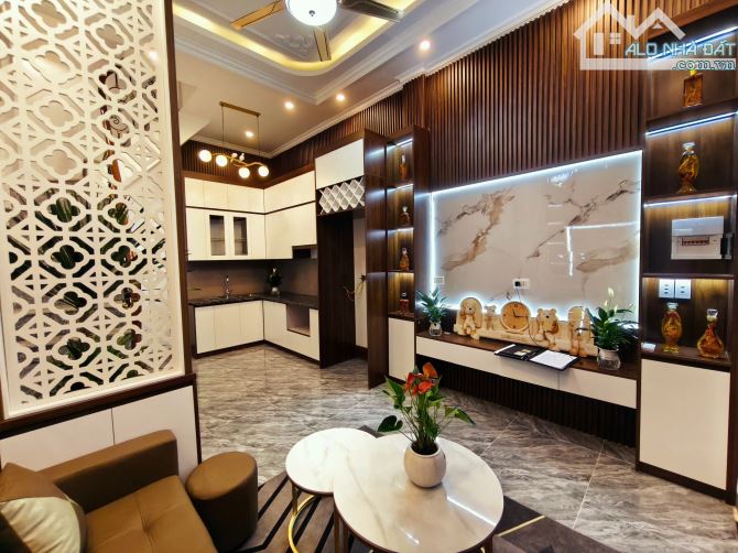 Bán Nhà Phố Vân Đồn 5 Tầng, Full Nội Thất, Nhà đẹp sát phố chỉ 7.3 tỷ(TL)