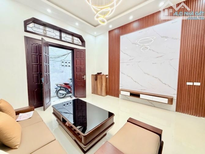 HÀNG HI.Ế.M HỒ TÂY – DÂN XÂY – 2 THOÁNG – NGÕ THÔNG – GIỮ TIỀN ĐỈNH DT 36m² x 5 tầng