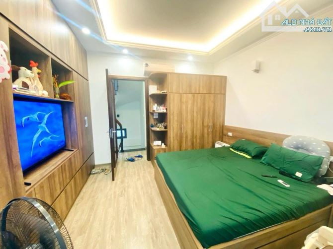 Phạm Ngũ Lão — 35m² × 6T • MT 4.5m • Nhà mới, vỉa hè kinh doanh • Giá 26 tỷ