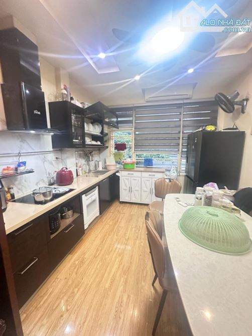 Bán Nhà Gara Ô Tô Trong Nhà Phố Trần Khát Chân - Hai Bà Trưng 41m * 5 Tầng * 18.4 Tỷ