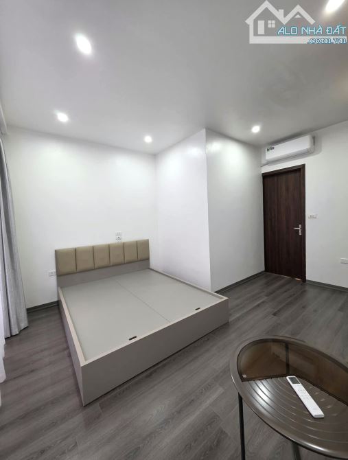 Nhà ở ngay,ngõ nông-Hàng xóm Nguyễn Đức Cảnh-35m-Hơn 7 tỷ