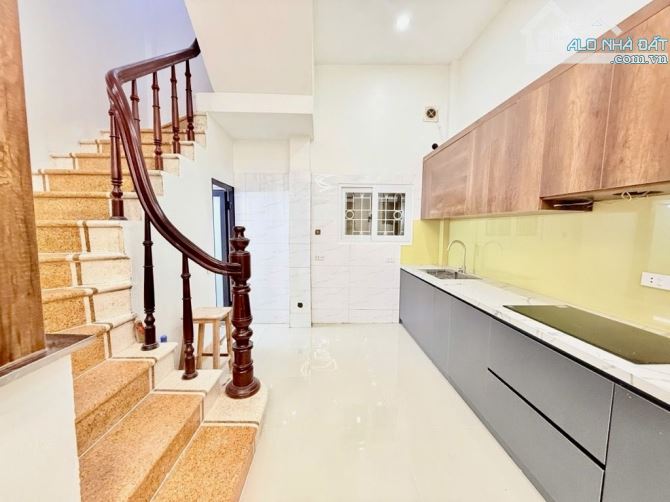 HÀNG HI.Ế.M HỒ TÂY – DÂN XÂY – 2 THOÁNG – NGÕ THÔNG – GIỮ TIỀN ĐỈNH DT 36m² x 5 tầng