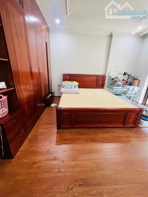 Bán nhà phố Trích Sài – Lạc Long Quân, ngõ ô tô tránh, gần Hồ Tây 51m2 MT 5,1m nhỉnh 15 tỷ