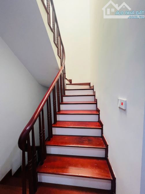 Bán nhà phố Trích Sài – Lạc Long Quân, ngõ ô tô tránh, gần Hồ Tây 51m2 MT 5,1m nhỉnh 15 tỷ