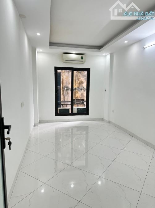 Bán Nhà Ô Tô Đỗ Cổng Phố Nam Dư - Quận Hoàng Mau 30m * 5 Tầng * 7.5 tỷ