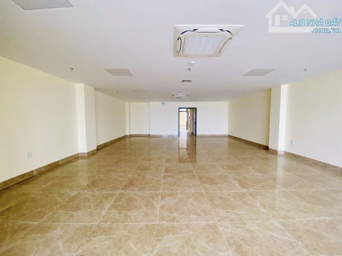 TOÀ VĂN PHÒNG 160 TỶ 250m 10 TẦNG MT 7,8m VỈA HÈ 4 Ô TÔ TRÁNH KINH DOANH XUÂN LA TÂY HỒ