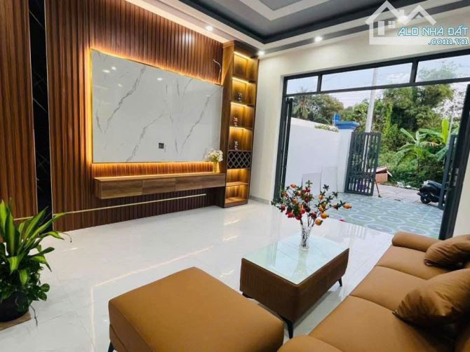 Bán nhà mới hoàn thiện nhánh liên hương