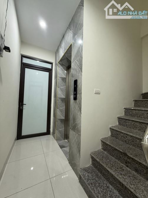 Nhà dòng tiền 6 tầng, thang máy, 9p full nội thất mới, 40tr/th,tại 25/192 Kim Giang, HM. D