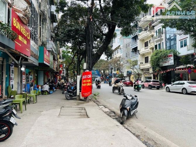 Gấp nhà mặt phố Quốc Tử Giam-30m2/4 tầng-MT3.4m-giá 18 tỷ có thương lượng