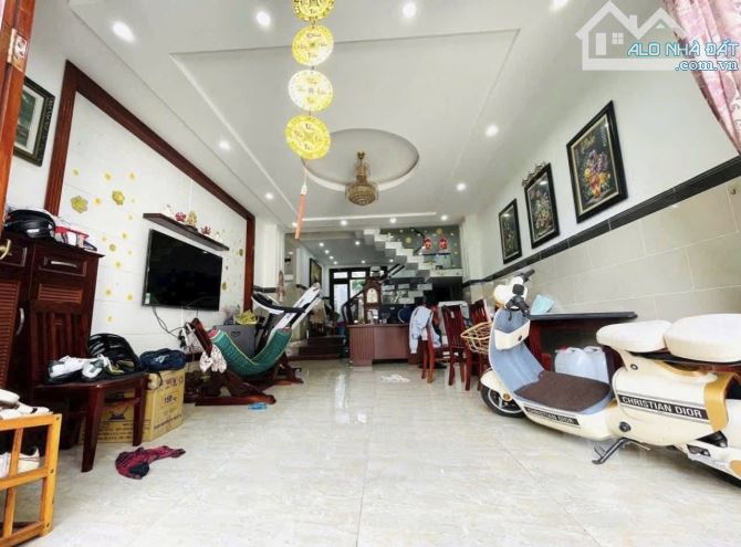 Bán nhà mặt tiền Trần Xuân Độ TP.VŨNG TÀU 211m xây 3lầu Giá chỉ 11 tỷ TL