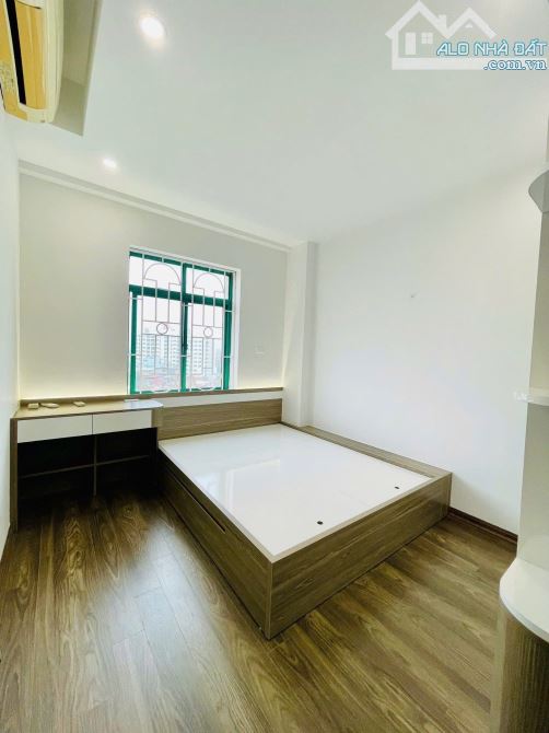 Bán gấp chung cư Trịnh Đình Cửu, 70m, 2 ngủ, 2wc, siêu đẹp, view hồ, chỉ 5x tỷ, sổ đỏ đẹp