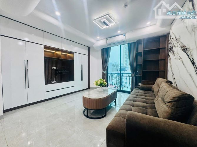 Toà CHDV Hoàng Quốc Việt, 132m2*7T, MT 11M, 30 PKK, ngõ ô tô, đủ PCCC, dòng tiền 8%/năm!