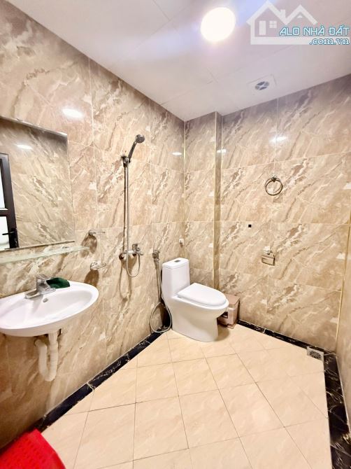 BÁN NHÀ BẠCH ĐẰNG - NHÀ MỚI Ở LUÔN - 30m², 5 TẦNG – GẦN PHỐ - AN SINH TUYỆT VỜI